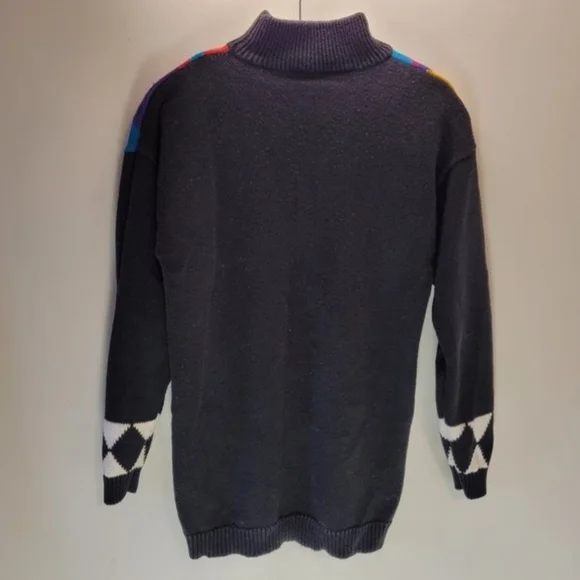 Colorful Geometric Sweater - Picture 4 of 5